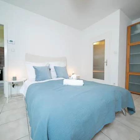 Apartment Blue - Zentral Und Gut Angebunden Düsseldorf Eksteriør billede