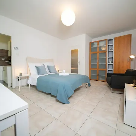 Apartment Blue - Zentral Und Gut Angebunden Düsseldorf Eksteriør billede